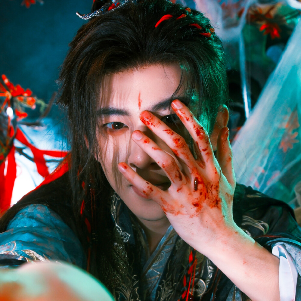 泪痣是爱的回形针.