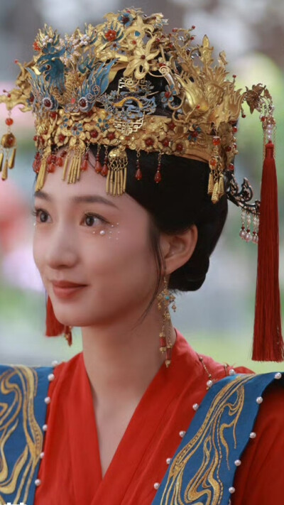 锁红颜