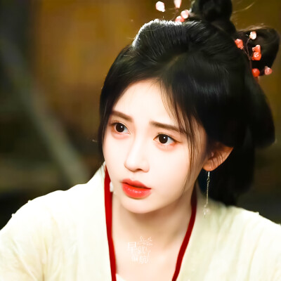 鞠婧祎