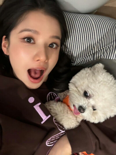 BY爱喝可乐的古娜小姐 中国 张婧仪