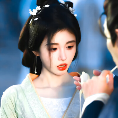 鞠婧祎