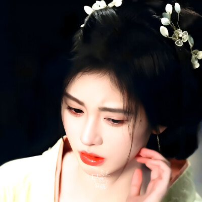 鞠婧祎