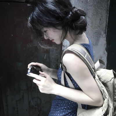 侧影女头