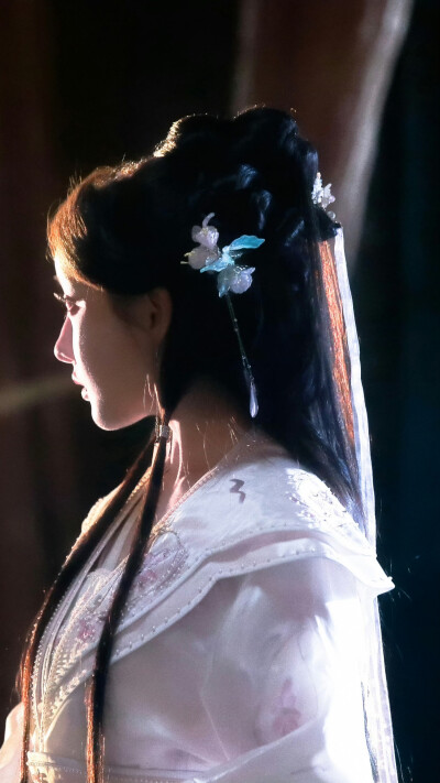 明眸 李知安 姜贞羽