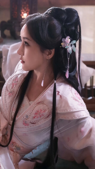 明眸 李知安 姜贞羽