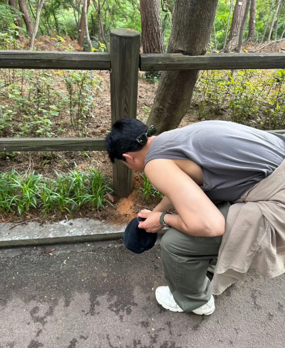 250531
金南俊更新story