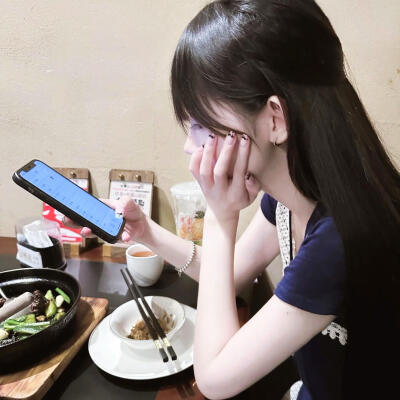 侧影女头