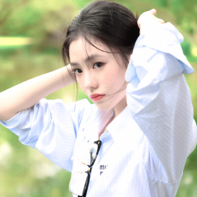 我生命里那磅礴的绿 终成哗然的春