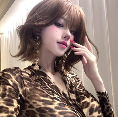 艳丽