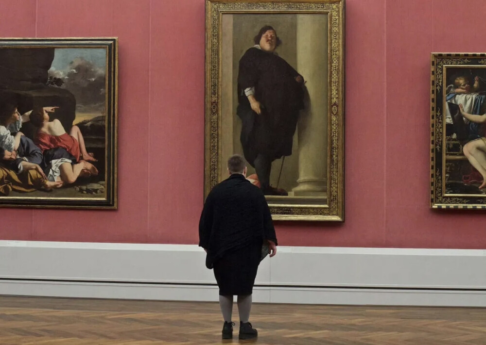 奥地利摄影师 ：Stefan Draschan（b.1979）在他的系列作品《People Matching Artworks》中耐心地等待着那些无意中与他们正在观察的艺术品最匹配的博物馆参观者，并拍下了这一有趣的巧合。