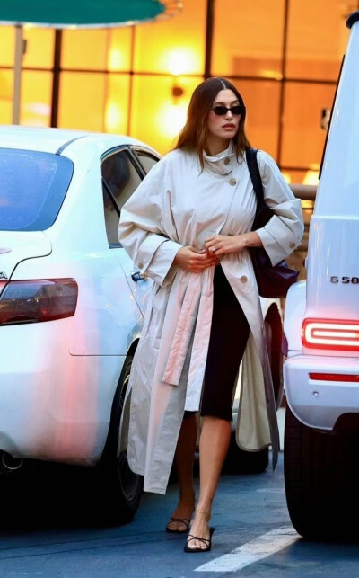 BY爱喝可乐的古娜小姐