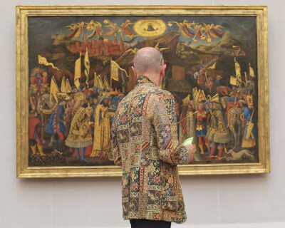奥地利摄影师 ：Stefan Draschan（b.1979）在他的系列作品《People Matching Artworks》中耐心地等待着那些无意中与他们正在观察的艺术品最匹配的博物馆参观者，并拍下了这一有趣的巧合。