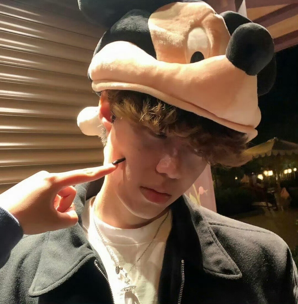 氛围感帅哥美女情头