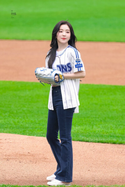 Irene
©️HeartB_beat329 禁二改