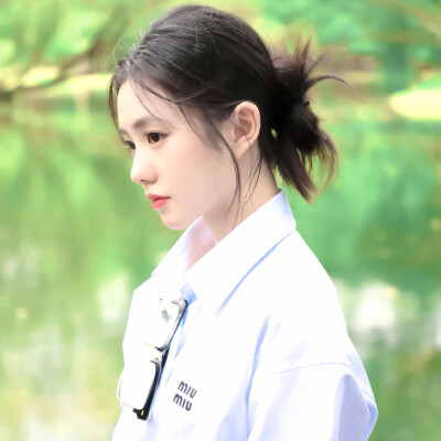 我生命里那磅礴的绿 终成哗然的春