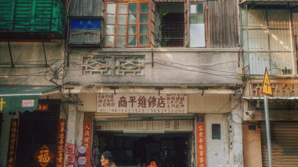 千禧年·年代·素材.橙光
禁二传，可二改
使用请标注:莫小言
礼貌拿图
侵删（原图来源网络）