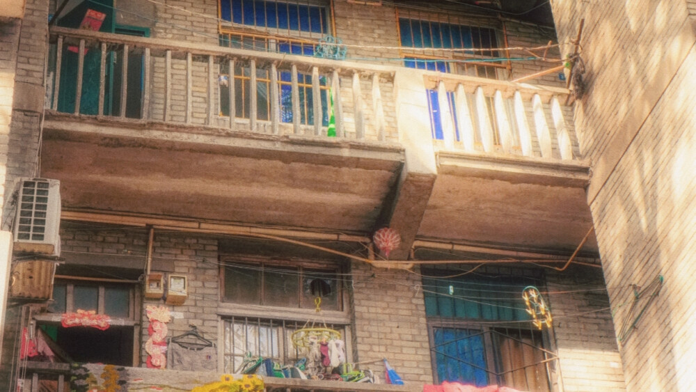 千禧年·年代·素材.橙光
禁二传，可二改
使用请标注:莫小言
礼貌拿图
侵删（原图来源网络）