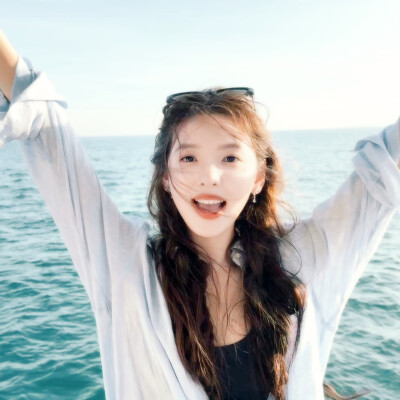 靠近我就是晴天
◎章若楠