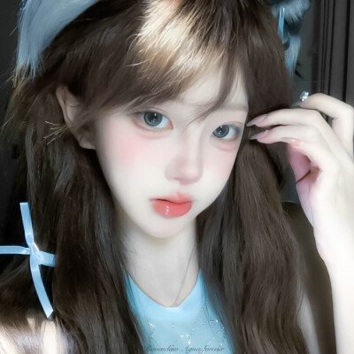kiss kiss shy shy我想和你一起
女头