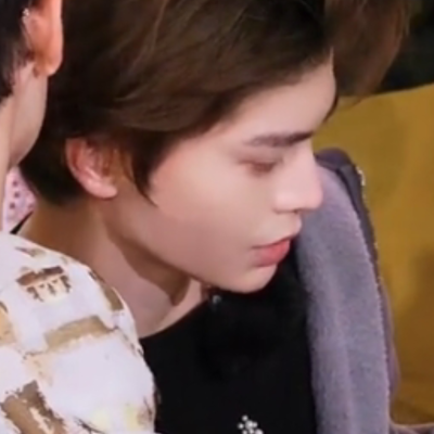 你到底在为谁等待