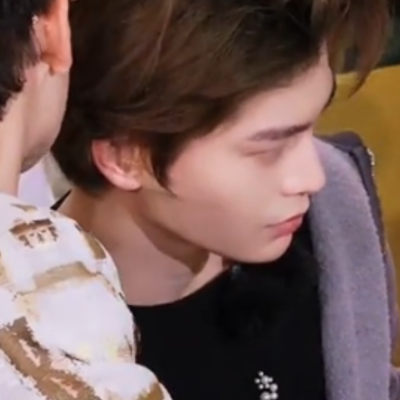 你到底在为谁等待