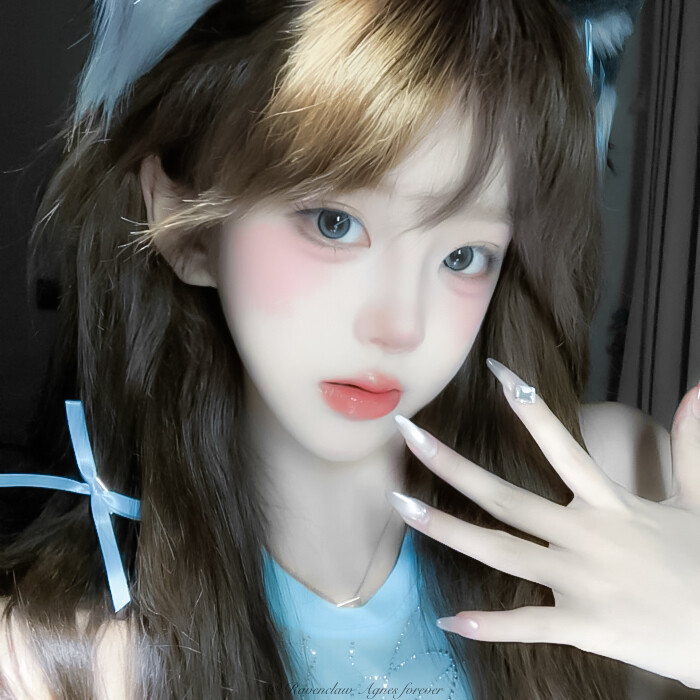 kiss kiss shy shy我想和你一起
女头