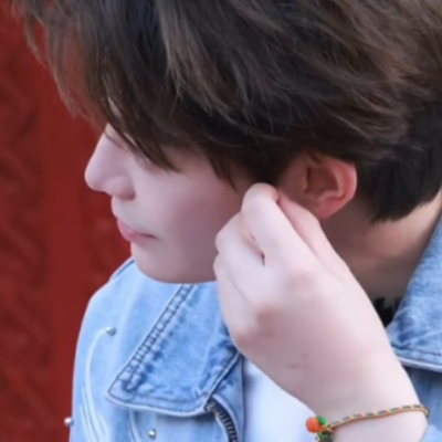 你到底在为谁等待