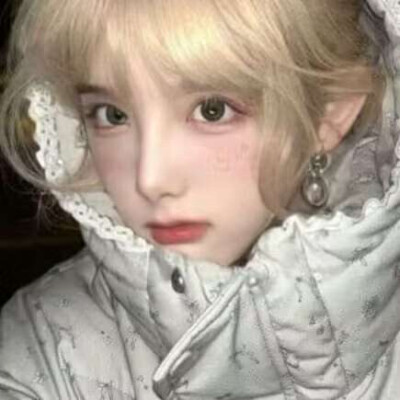 都在发金发男神那我发一个@英雄难过宝宝关ovo泥的金发女神叭