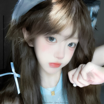 kiss kiss shy shy我想和你一起
女头