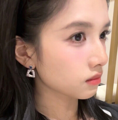 张婧仪