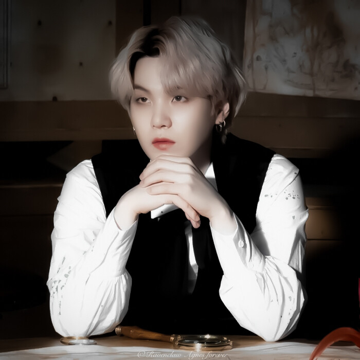 我们因爱而生.亦因爱而死
闵玧其
cr.39xiu