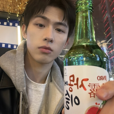 男头#你好像有心事