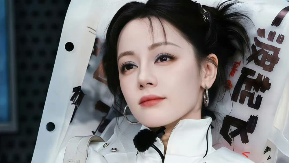 迪丽热巴素材