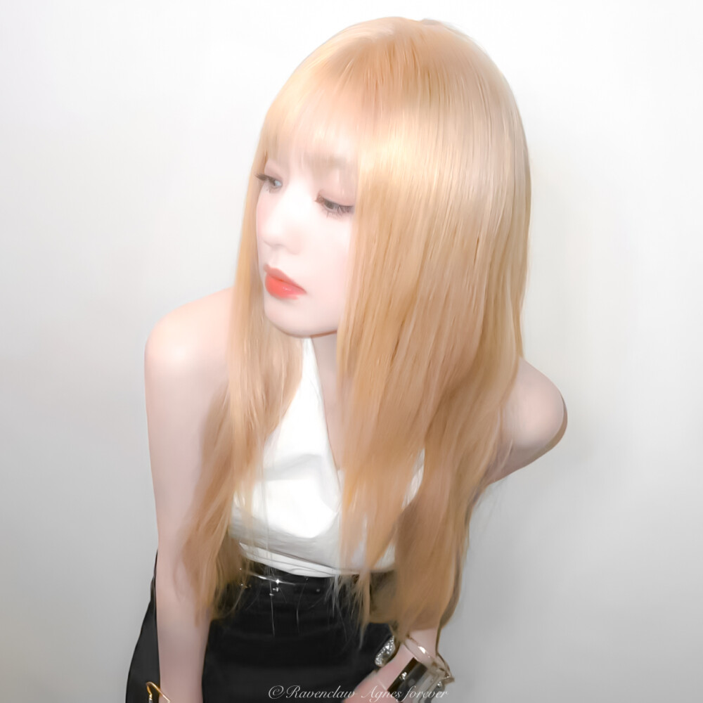 what are you waiting for
裴珠泫
cr.背着扬扬跑/斯莱特林不知名巫师