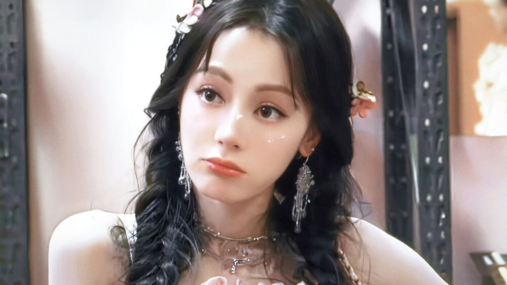 迪丽热巴素材
