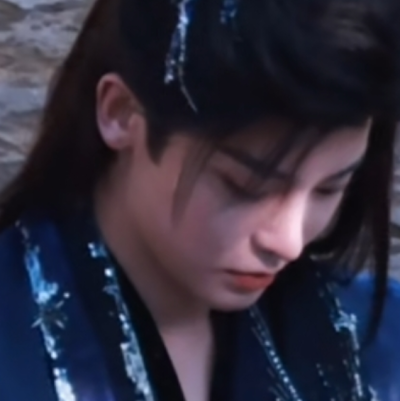 云想衣裳花想容