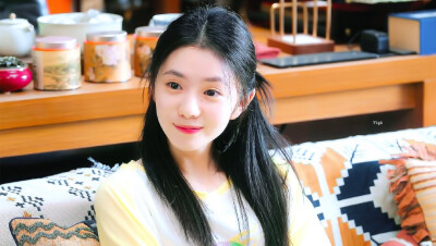 《陷入我们的热恋》徐栀（刘浩存饰）