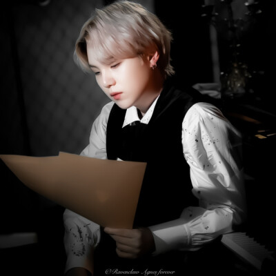 我们因爱而生.亦因爱而死
闵玧其
cr.39xiu