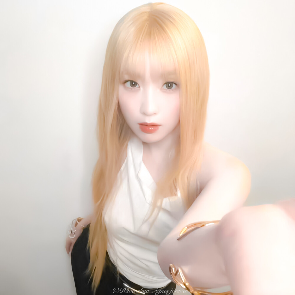 what are you waiting for
裴珠泫
cr.背着扬扬跑/斯莱特林不知名巫师