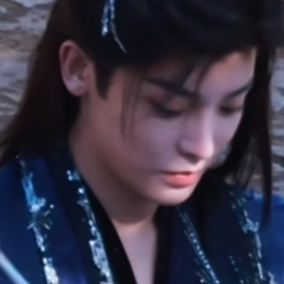 云想衣裳花想容