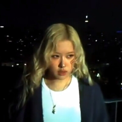 朴彩英ROSÉ