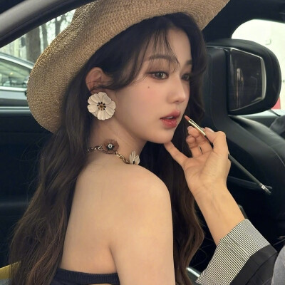 张元英套图可二改
二改注明Agnes