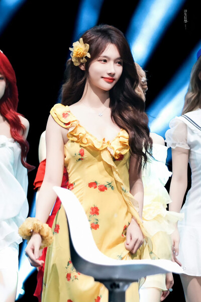 SNH48group第六届风尚大赏宋昕冉返图