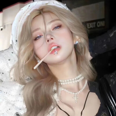 女头