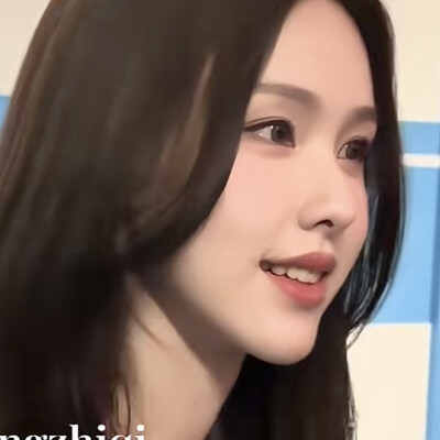 问西湖水偷走她的几分美