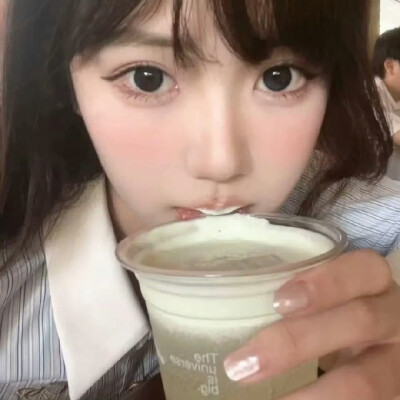 云阿巫 ♡ 女头 专辑：甜
侵权致歉删
［感谢关注♥］