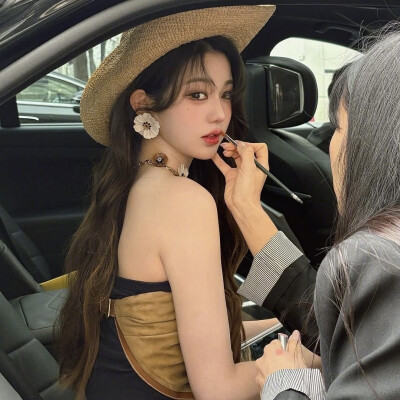 张元英套图可二改
二改注明Agnes