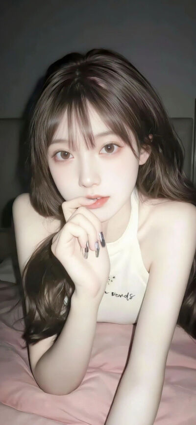 女