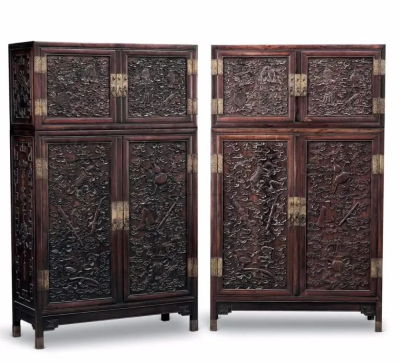 清代 紫檀木雕暗八仙立柜
北京故宫博物院藏
