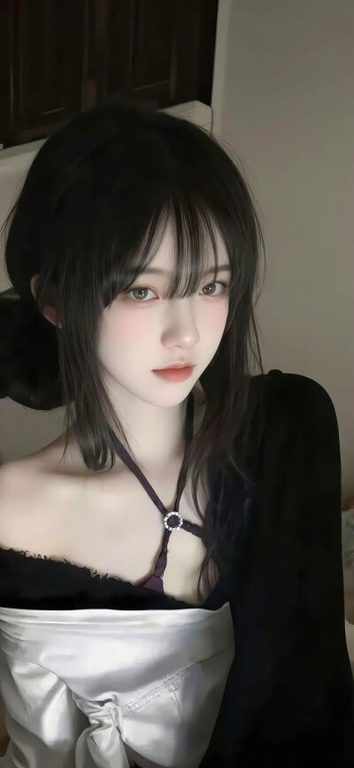 女